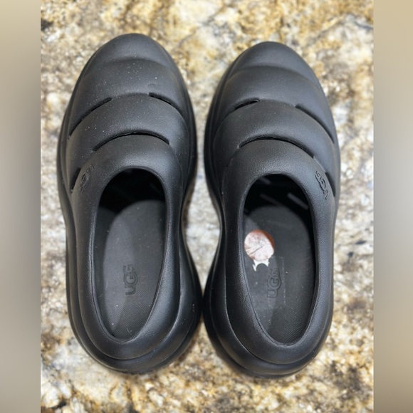 UGG Women's Sport Yeah Clog, black color and 8 in size. - Picture 2 of 5